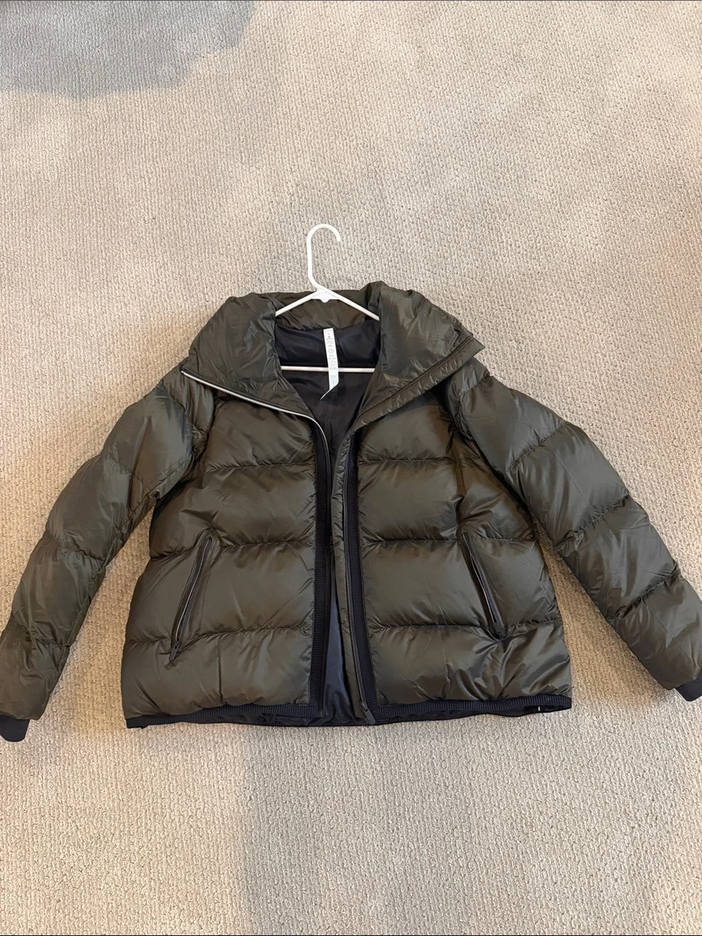 lululemon athletica Women's Quilted Puffer Jacket in Dark Olive